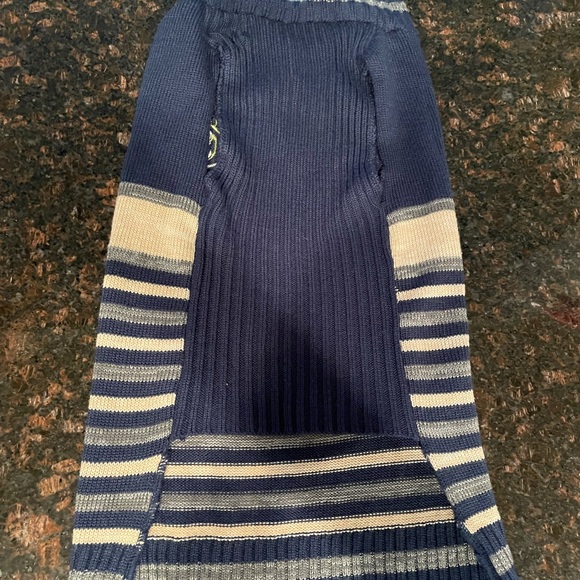 Dog Sweater - Picture 2 of 11